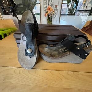 Stylish Black Wedge Sandals